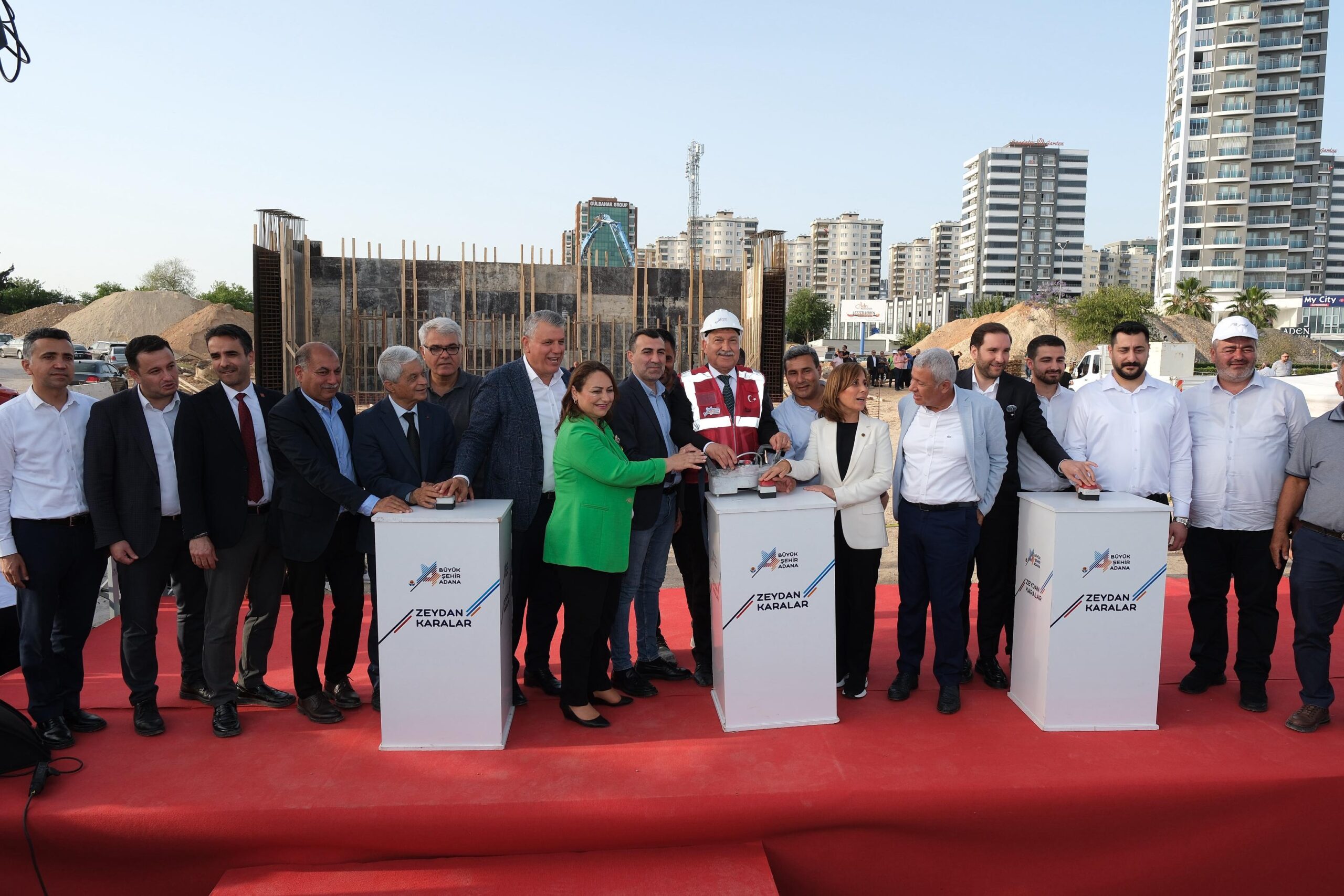 Karalar: Zorluklara rağmen devasa yatırımlar yapıyoruz