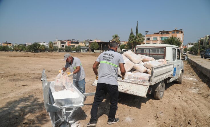 YÜREĞİR’DE BAYRAM SONRASI TEMİZLİK SEFERBERLİĞİ