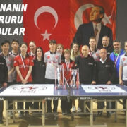 ADANANIN GURURU OLDULAR