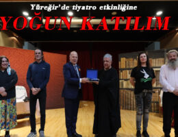 Yüreğir’de tiyatro gösterimi